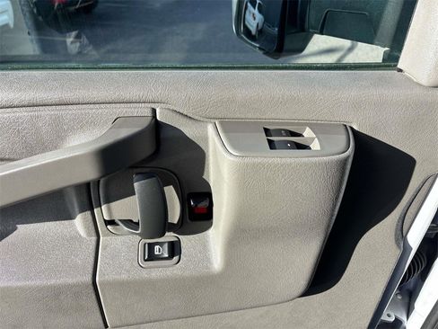 Used 2023 Chevrolet Express 4500 Extended w/ Power Convenience Package image 10