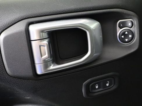 Used 2020 Jeep Gladiator Mojave w/ Cold Weather Group AWD/4WD image 19
