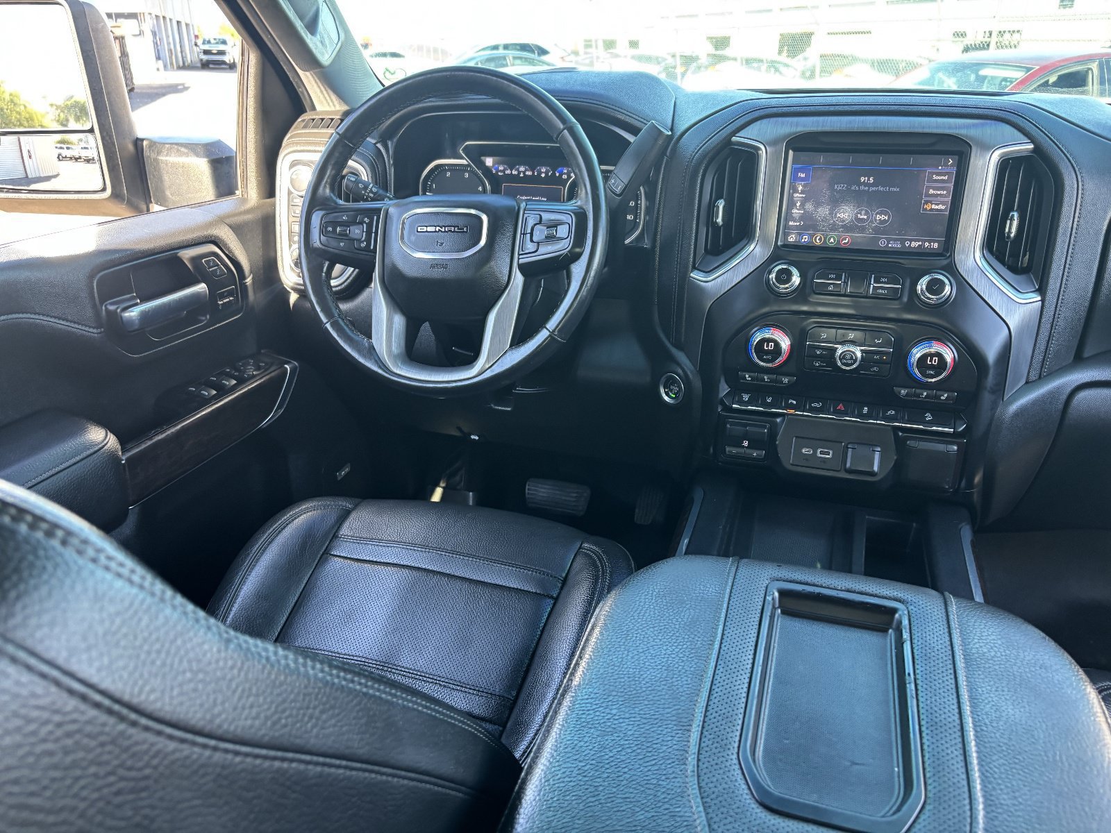 Used 2020 GMC Sierra 2500 Denali w/ Denali Ultimate Package AWD/4WD image 15