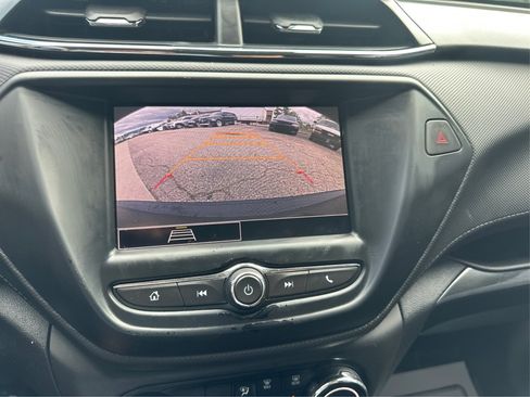 Used 2021 Chevrolet TrailBlazer LS FWD image 32