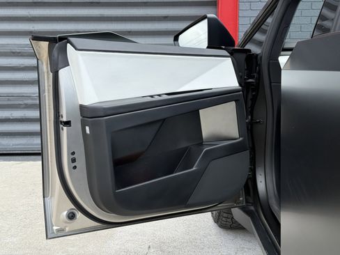 Used 2024 Tesla Cybertruck AWD Crew Cab image 15