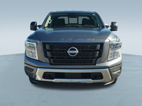 Used 2024 Nissan Titan SV w/ SV Convenience Package image 2