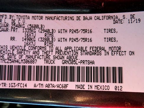 Used 2020 Toyota Tacoma SR5 w/ Technology Package image 30