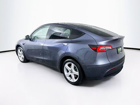 Used 2023 Tesla Model Y 2WD image 5
