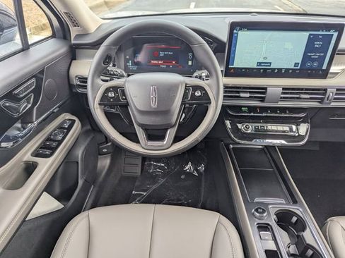 New 2026 Lincoln Corsair Premiere image 13