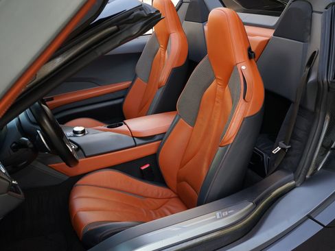 Used 2019 BMW i8 Roadster image 11