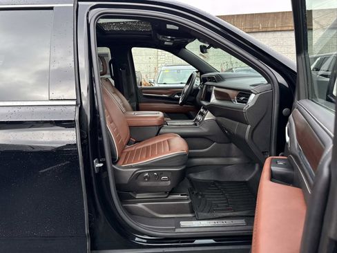 Used 2023 GMC Yukon Denali Ultimate image 14