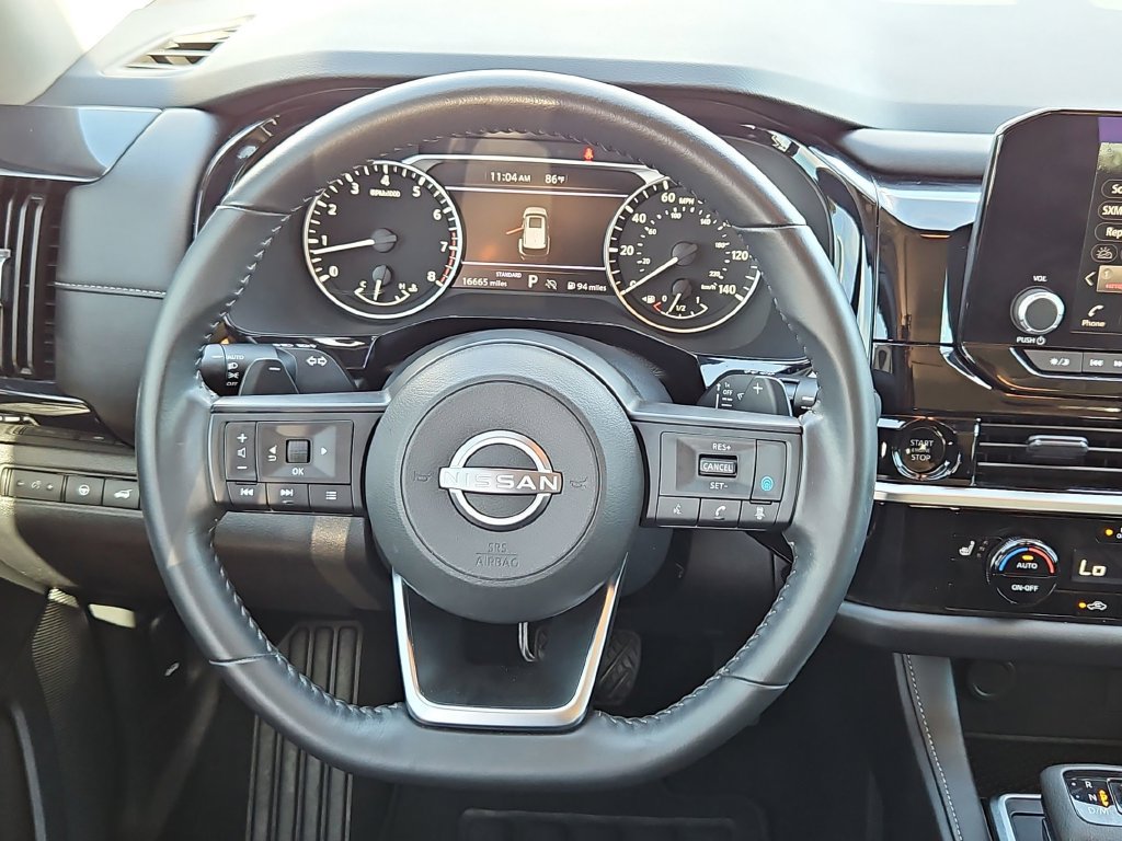 Used 2025 Nissan Pathfinder SV w/ SV Premium Package FWD image 19