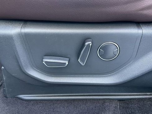 Used 2023 Ford Expedition Limited AWD/4WD image 12