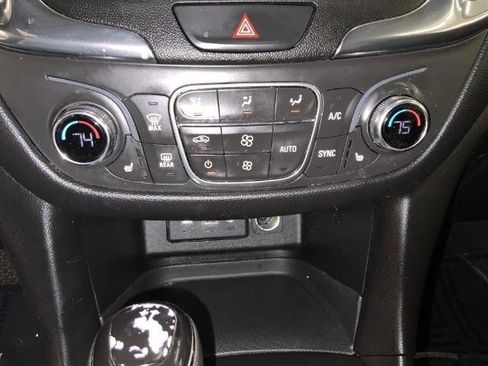 Used 2020 Chevrolet Equinox LT w/ Driver Convenience Package FWD image 16