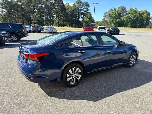 Used 2024 Nissan Altima 2.5 S FWD image 8