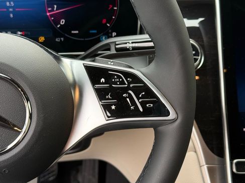 Used 2026 Mercedes-Benz GLC 300 4MATIC image 18