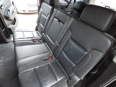 Used 2019 Chevrolet Suburban LT image 33