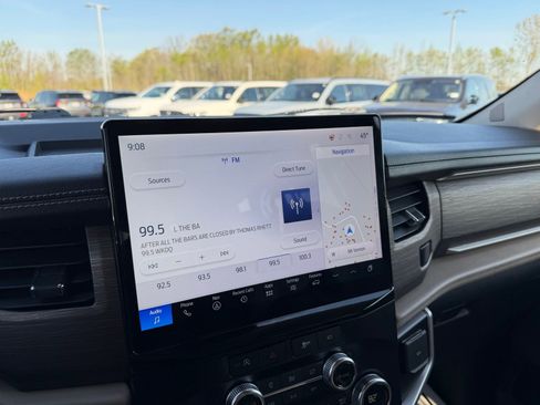 Used 2024 Ford Expedition Max Limited image 21