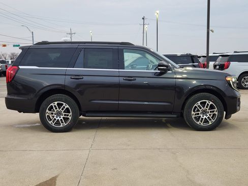 New 2026 Ford Expedition Active image 7