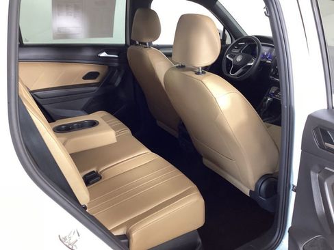 Used 2024 Volkswagen Tiguan SE w/ Panoramic Sunroof Package AWD/4WD image 34