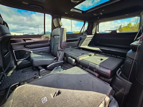 New 2026 Jeep Grand Wagoneer L 4WD image 44