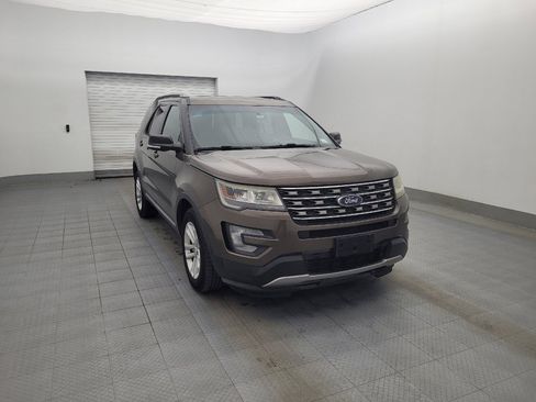 Used 2016 Ford Explorer XLT image 14