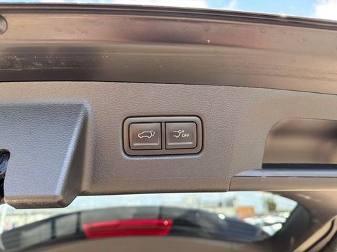 Used 2025 Kia Telluride EX w/ EX Captain's Chair Package FWD image 31