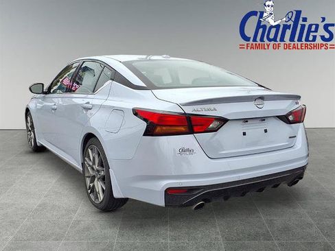 Certified 2024 Nissan Altima 2.0 SR FWD image 5