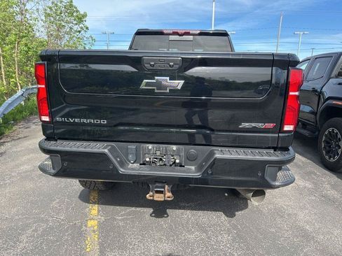 Used 2024 Chevrolet Silverado 2500 ZR2 w/ Technology Package AWD/4WD image 3