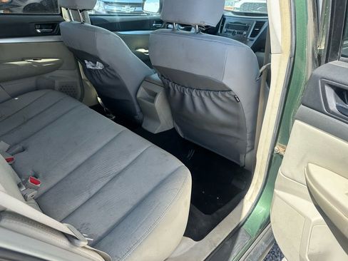 Used 2010 Subaru Outback 2.5i Premium AWD/4WD image 21