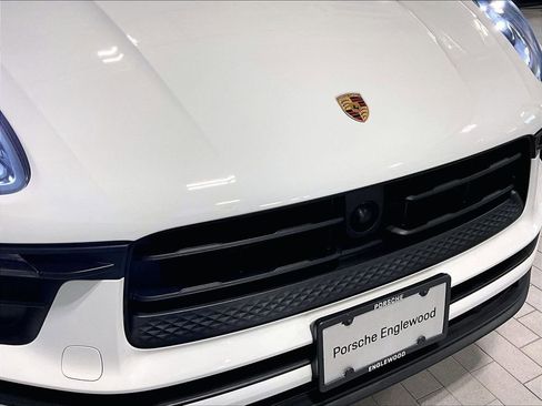 Certified 2023 Porsche Macan AWD/4WD image 32