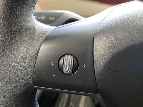 Used 2021 Tesla Model 3 Standard Range Plus image 17