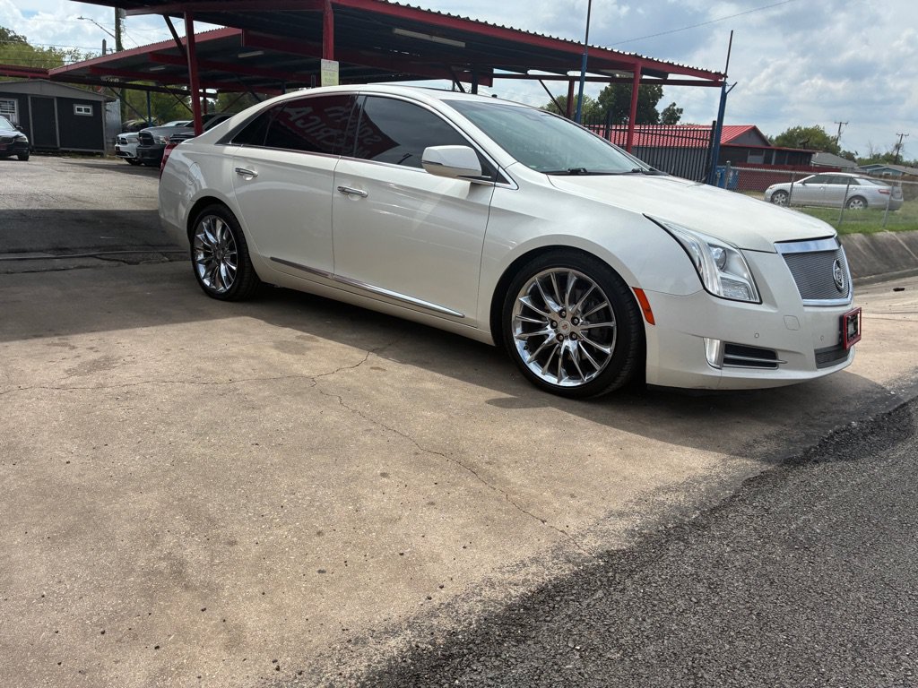 Used 2013 Cadillac XTS Platinum FWD image 4