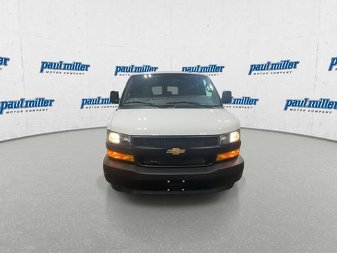 Used 2025 Chevrolet Express 3500 LS RWD image 3