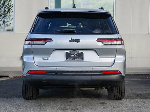 Used 2023 Jeep Grand Cherokee L Laredo image 5