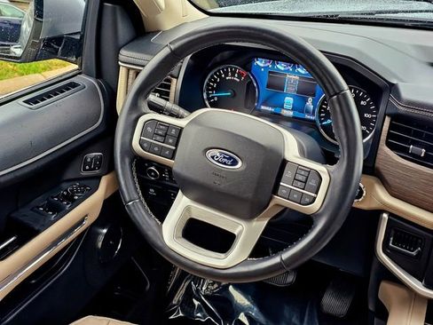 Used 2022 Ford Expedition Limited image 31