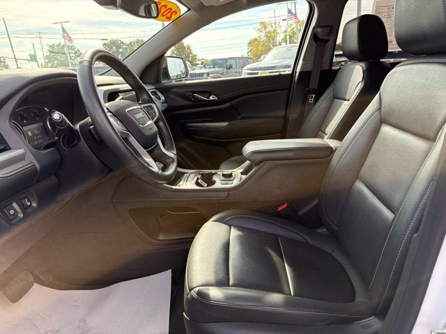 Used 2023 GMC Acadia SLT w/ Elevation Edition FWD image 12