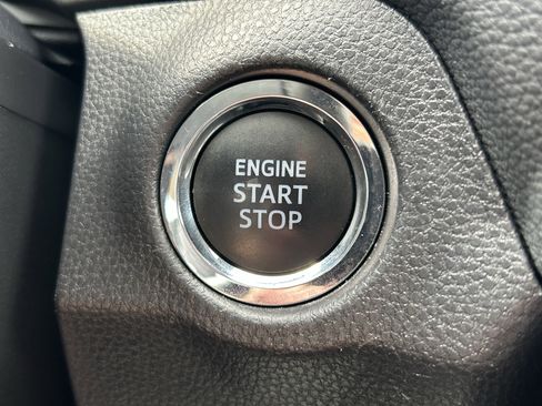 Certified 2025 Toyota RAV4 XLE AWD/4WD image 32