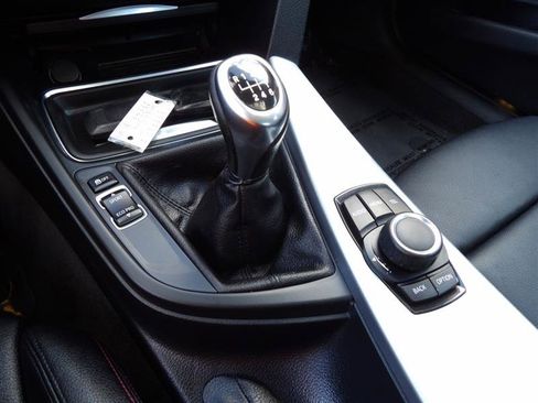 Used 2012 BMW 328i w/ Sport Package image 19