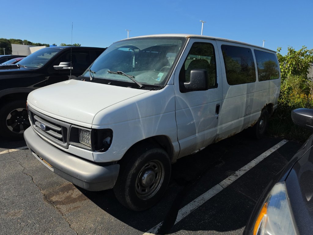 Used 2006 Ford E-150 and Econoline 150 Wagon RWD image 1