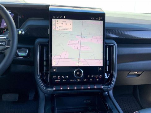 Used 2025 GMC Yukon XL AT4 w/ AT4 Premium Package AWD/4WD image 6