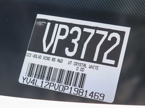 Used 2023 Volvo XC90 B5 Core w/ Climate Package AWD/4WD image 32