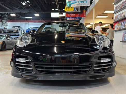 Used 2012 Porsche 911 4 Cabriolet AWD/4WD image 2
