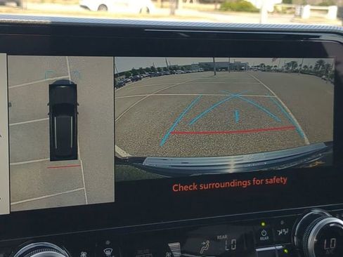 Used 2023 Toyota Highlander Platinum image 21