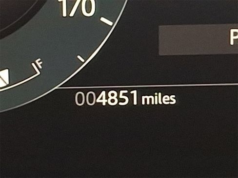 Certified 2026 Land Rover Range Rover Velar Dynamic SE image 20