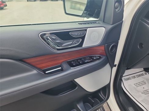 Certified 2024 Lincoln Navigator Reserve AWD/4WD image 11