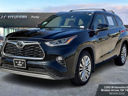 Used 2024 Toyota Highlander Platinum
