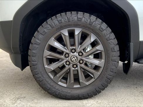 Used 2026 Toyota Land Cruiser image 9