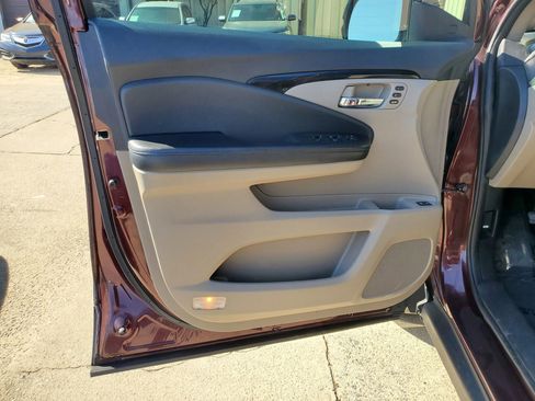 Used 2017 Honda Pilot Elite image 19