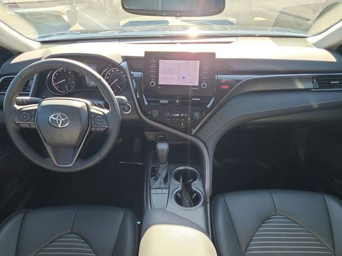 Used 2024 Toyota Camry SE image 21