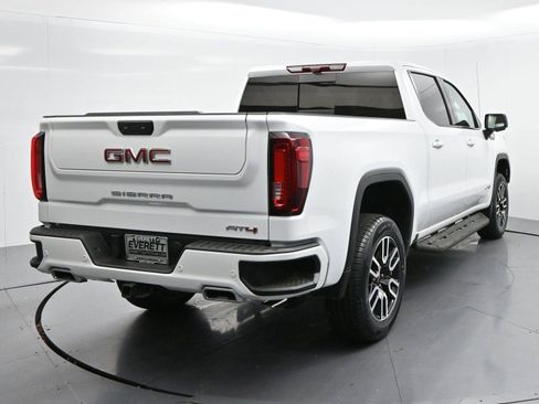 Used 2025 GMC Sierra 1500 AT4 w/ AT4 Premium Package AWD/4WD image 5