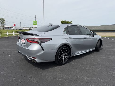 Used 2024 Toyota Camry SE w/ Convenience Package FWD image 8