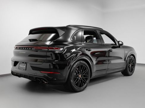 Certified 2026 Porsche Cayenne S AWD/4WD image 12