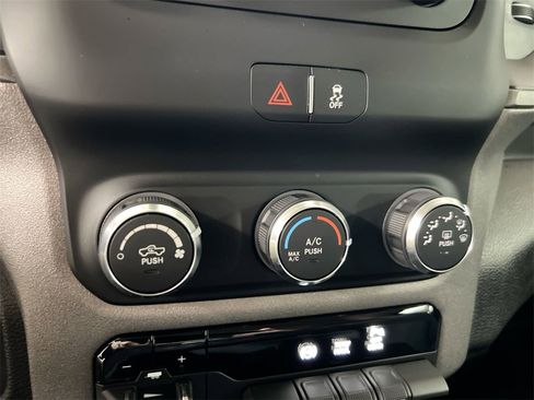 Used 2020 RAM 3500 Tradesman w/ Chrome Appearance Group image 16